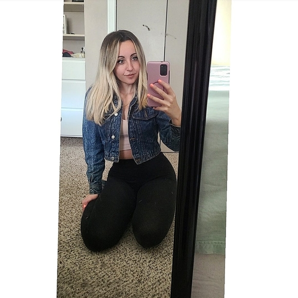 tori_levitan